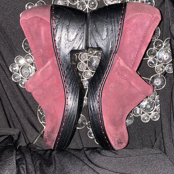 ❄️B.O.C. Burgundy Clogs!❄️ - Picture 5 of 9